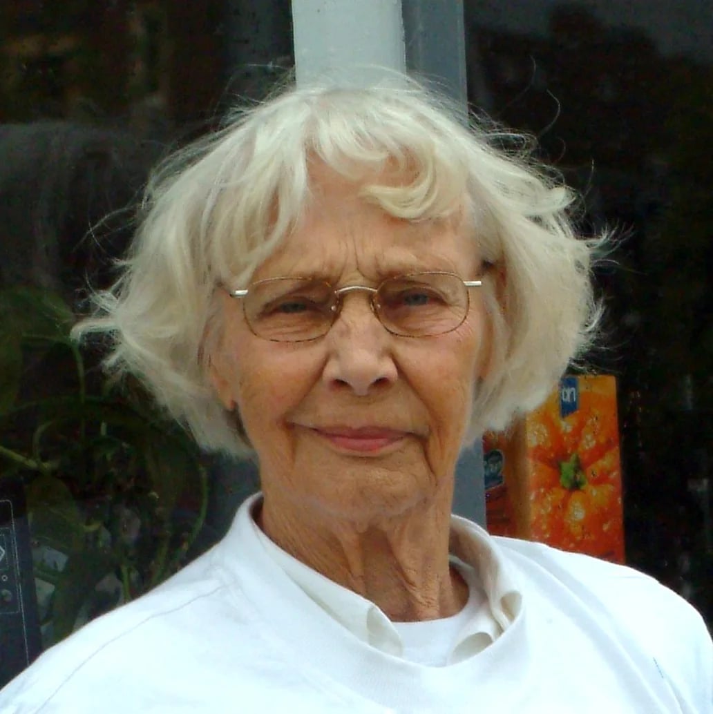 Portrait of Xenia Stad-de Jong (1922–2012) – memorial page