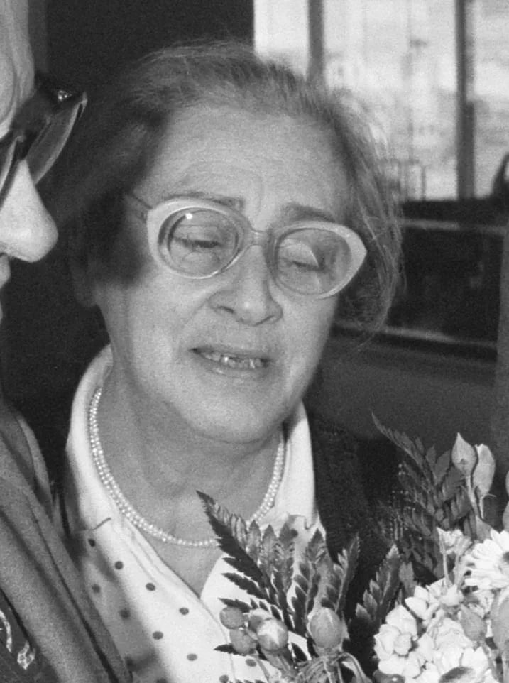 Porträt von Jelena Georgijewna Bonner (1923–2011) – Gedenkseite