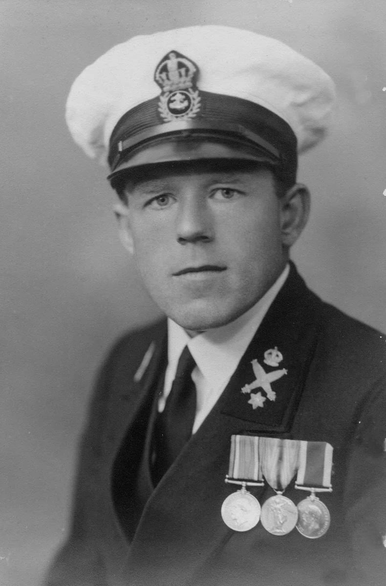 Portrait of Claude Stanley Choules (1901–2011) – memorial page