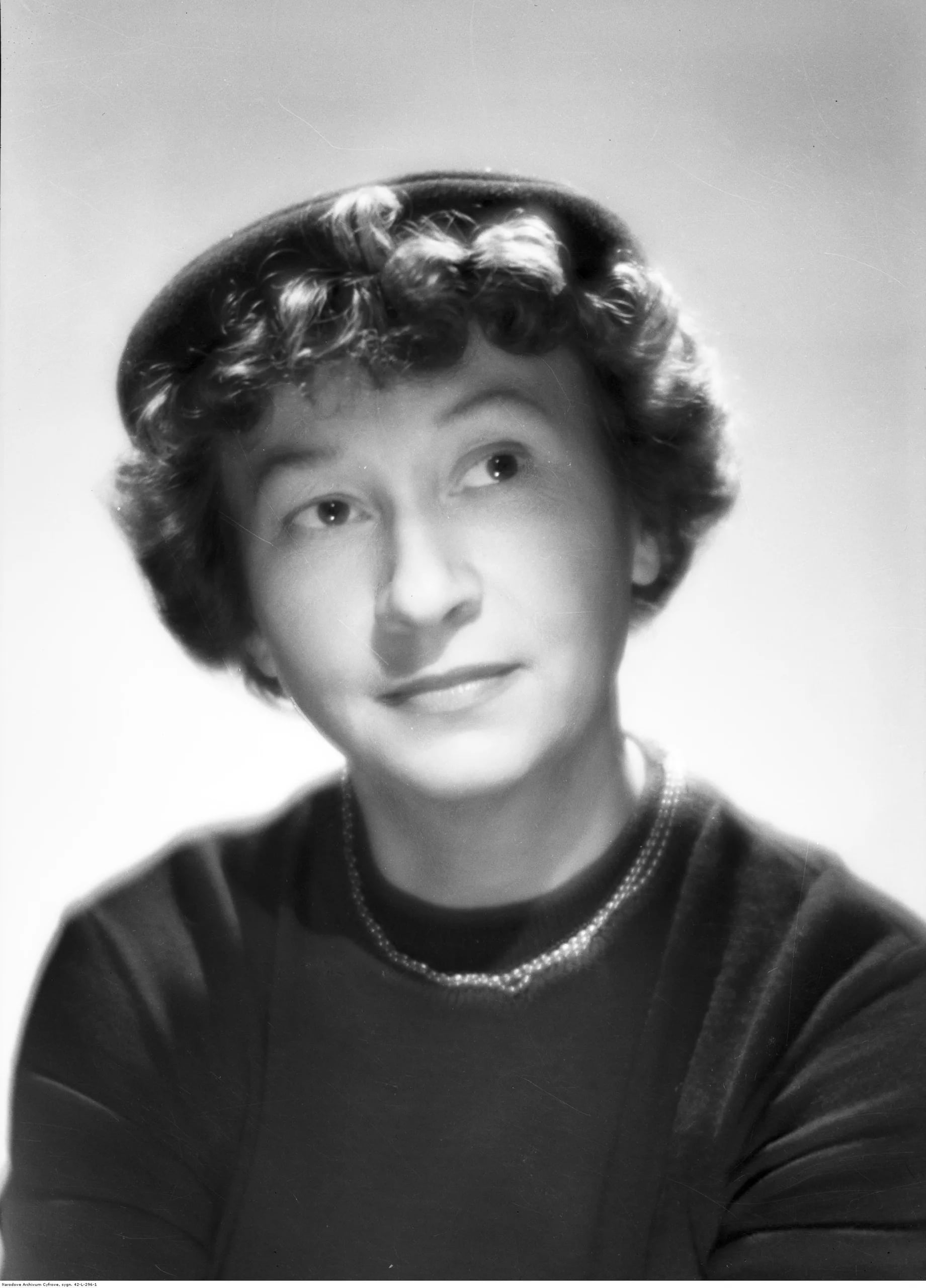 Portrait of Irena Kwiatkowska (1912–2011) – memorial page