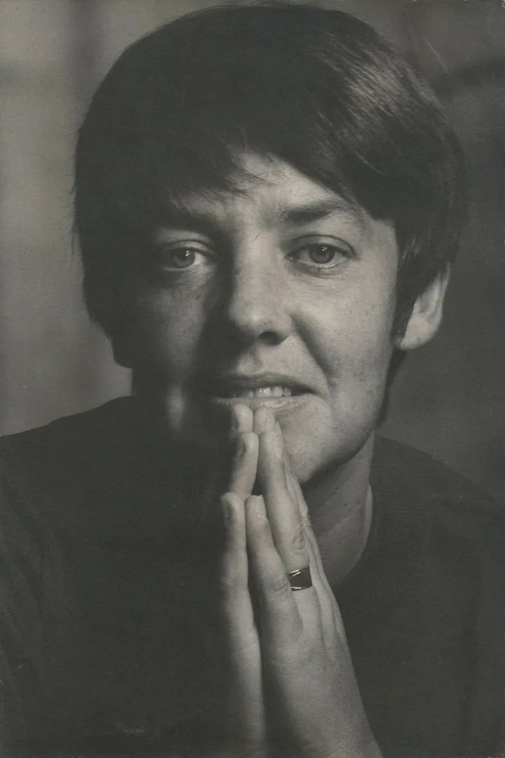 Porträt von María Elena Walsh (1930–2011) – Gedenkseite
