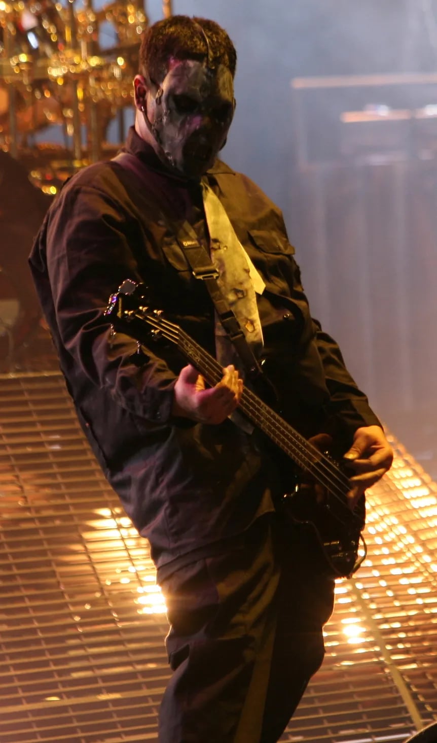 Portrait of Paul Gray (1972–2010) – memorial page
