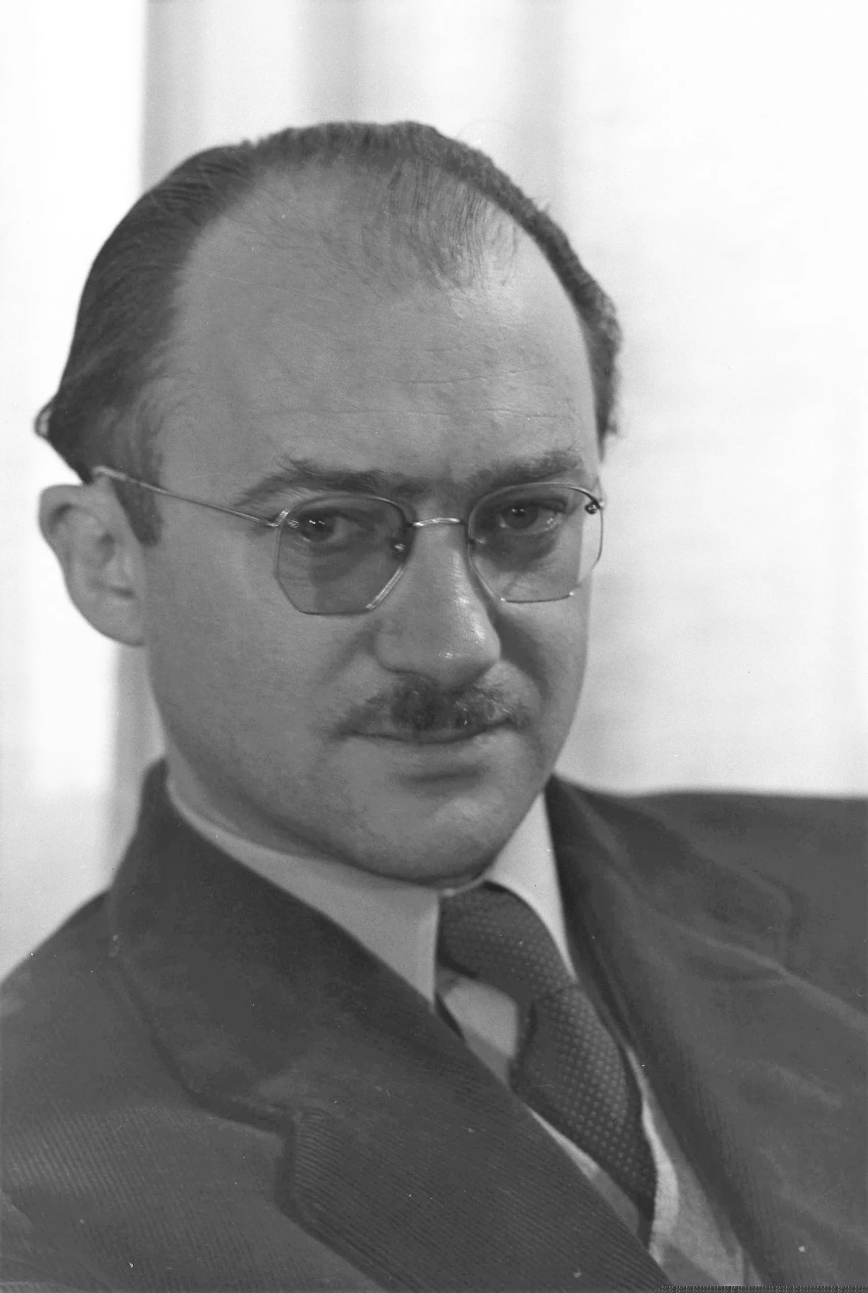 Portrait of Abraham Sutzkever (1913–2010) – memorial page
