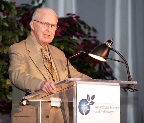 Norman Borlaug (geb. Norman Ernest Borlaug)