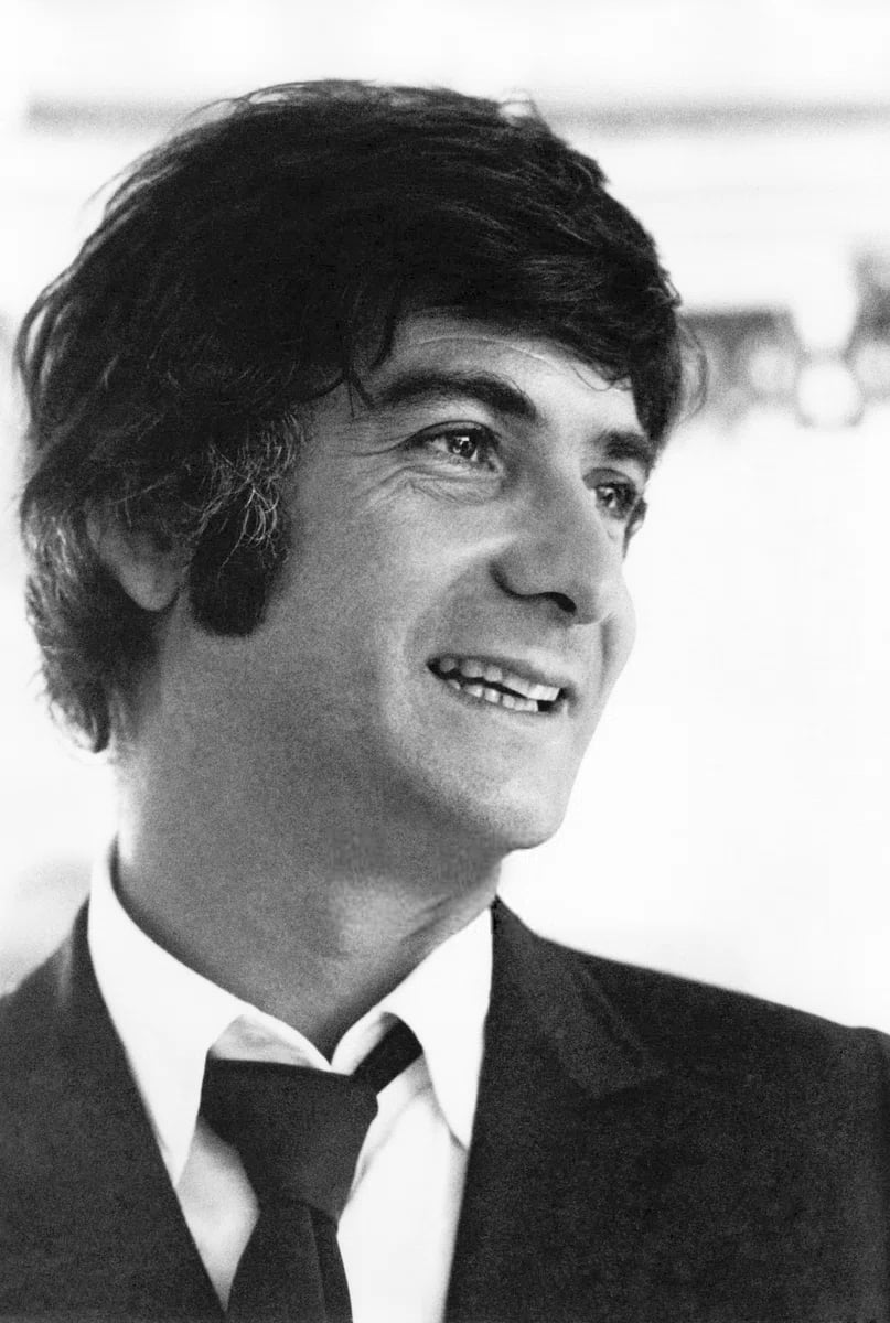 Portrait of Jean-Claude Brialy (1933–2007) – memorial page