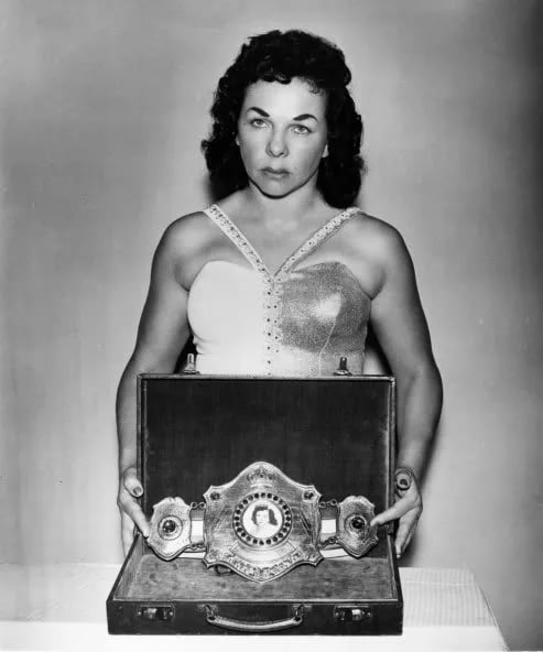 Portrait of Lillian Ellison (1923–2007) – memorial page