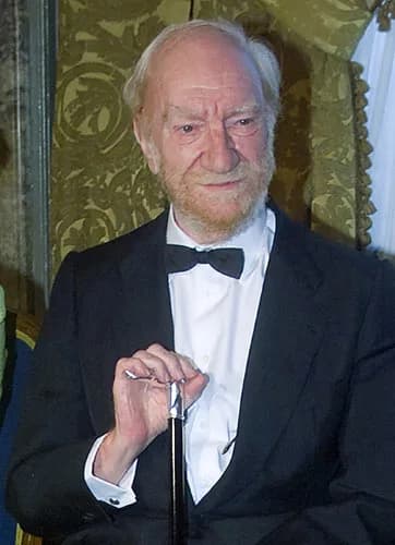 Fernando Fernán Gómez (née Fernando Fernández Gómez)