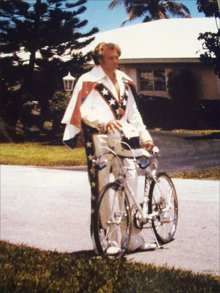 Portrait of Evel Knievel (1938–2007) – memorial page