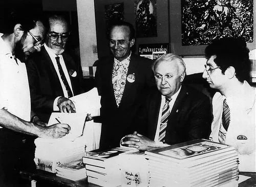 Porträt von William Auld (1924–2006) – Gedenkseite
