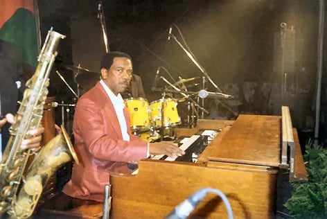 Portrait of Jimmy Smith (1925–2005) – memorial page