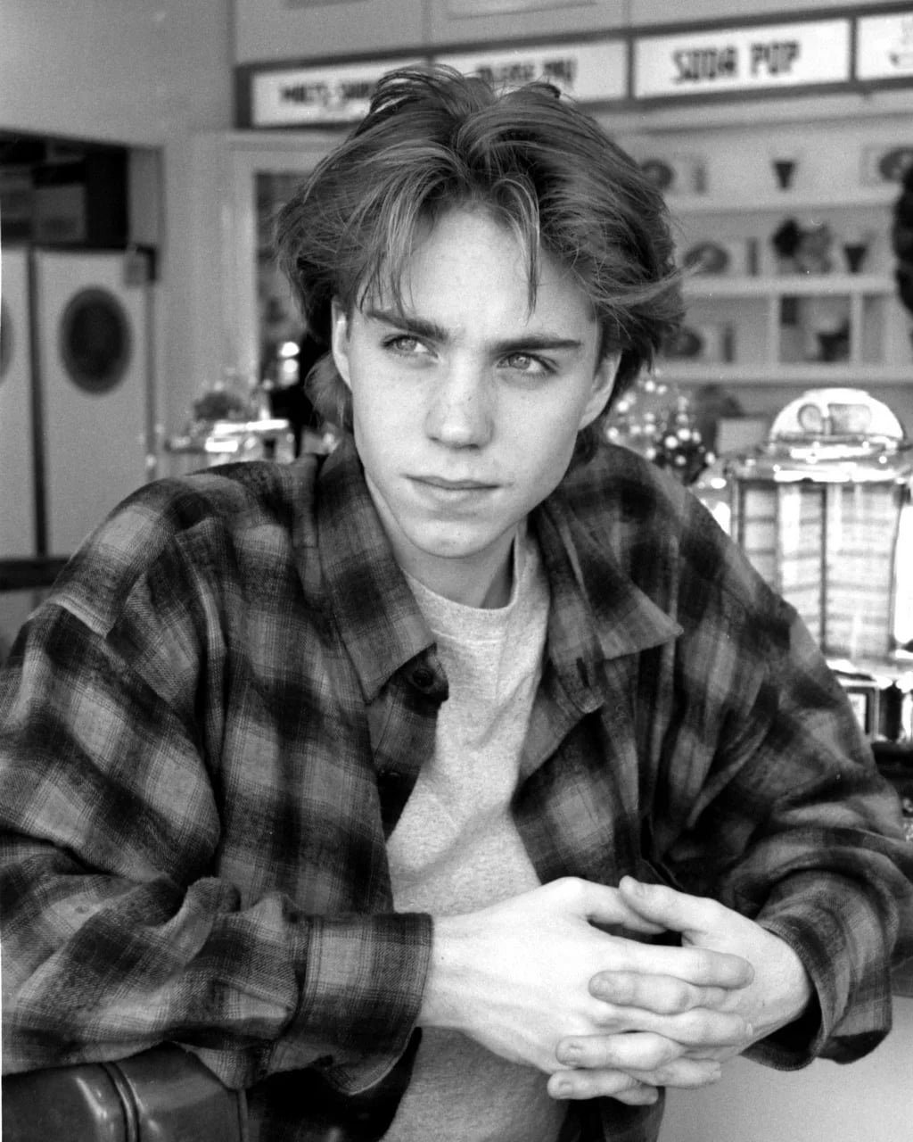 Portrait of Jonathan Brandis (1976–2003) – memorial page