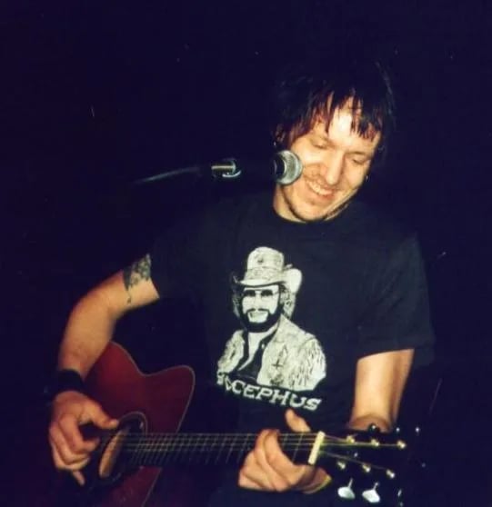 Portrait of Elliott Smith (1969–2003) – memorial page