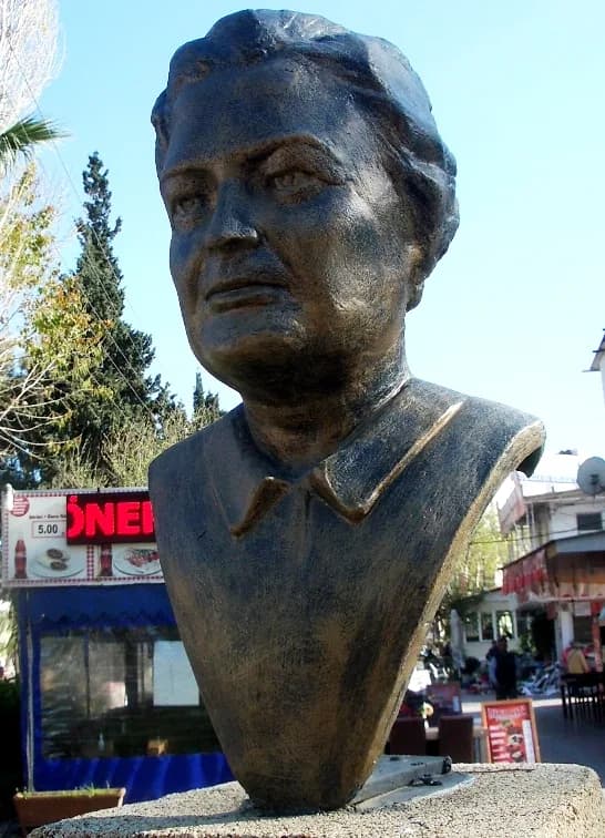 Jale İnan (née Jale Oğan)