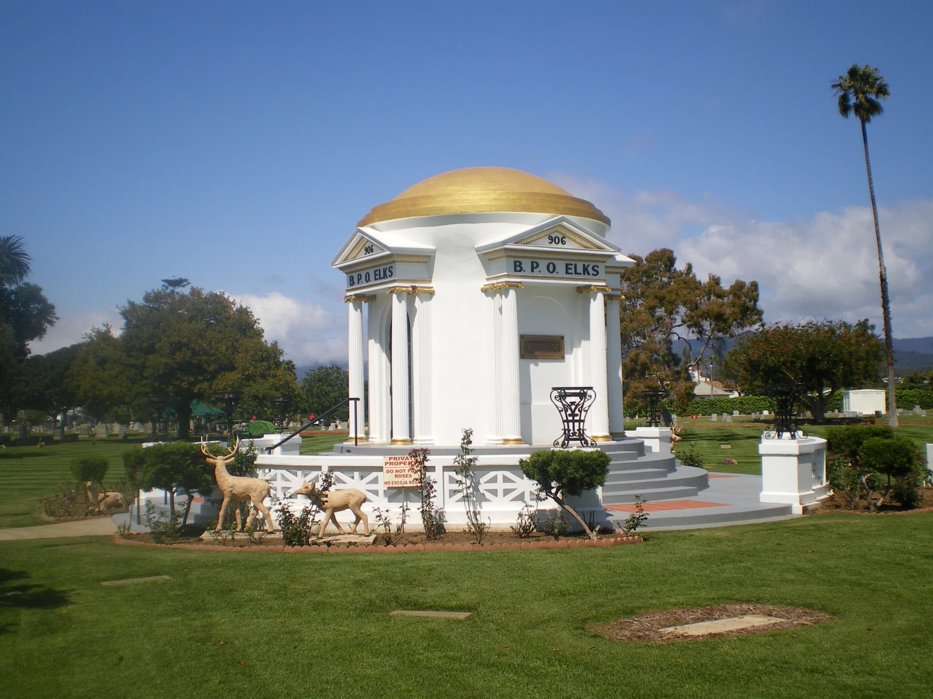 Woodlawn Memorial Cemetery